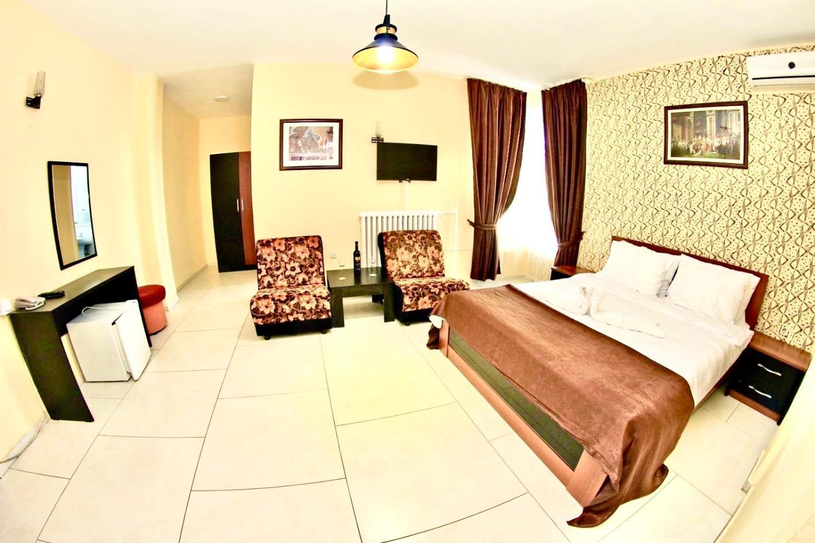 Hotel Lagadin Extérieur photo