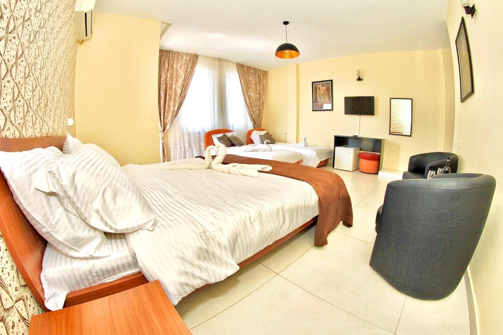 Hotel Lagadin Extérieur photo