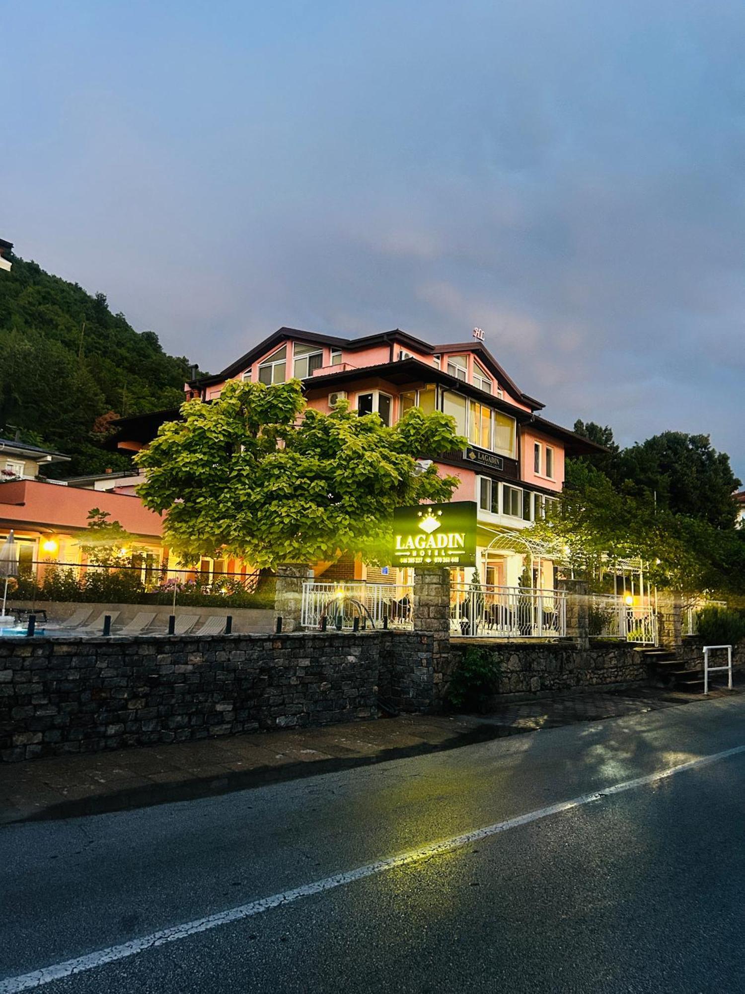 Hotel Lagadin Extérieur photo