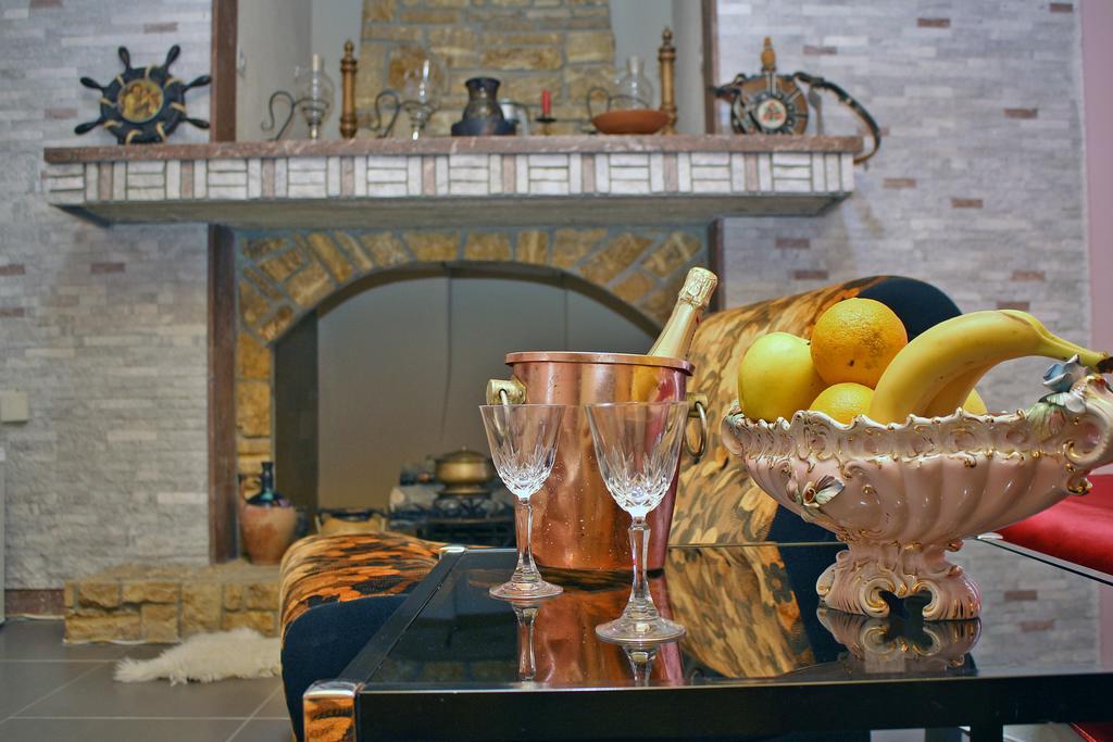 Hotel Lagadin Extérieur photo